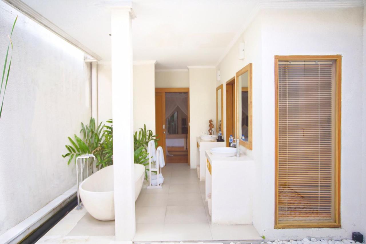 Bali Asri Batubelig Villa Seminyak